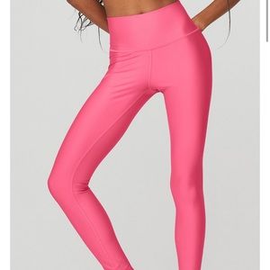 Alo yoga airlift legging XS in color Fuchsia sold out everywhere